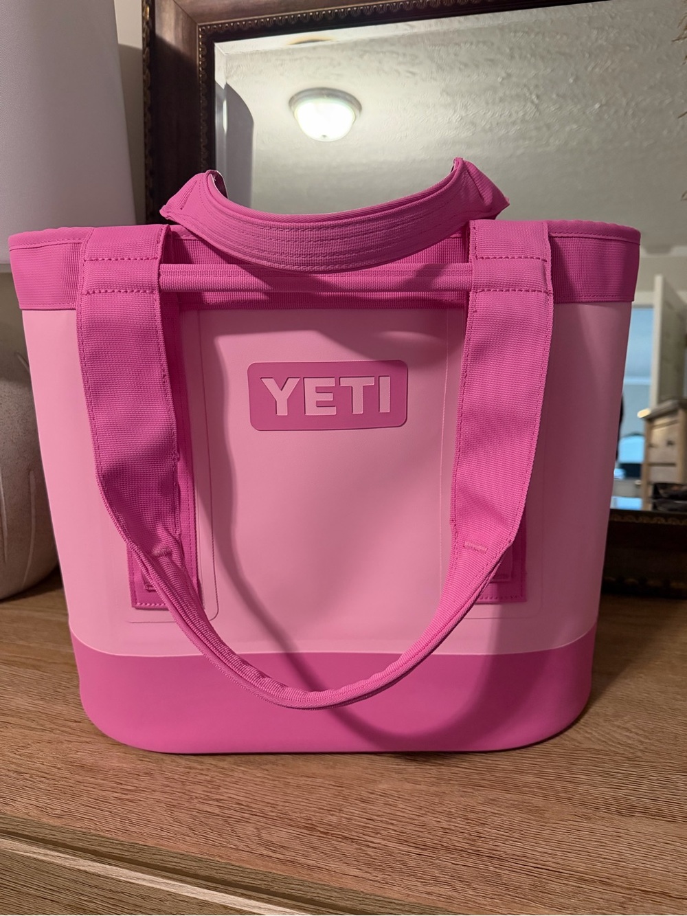 YETI Camino 35 Power Pink